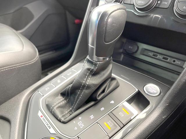 ティグアン TDI 4モーション Rライン レザーシートパッケージ 黒革シート 全席シートヒーター DiscoverProナビ アダプティブクルーズコントロール 全周囲カメラ アダプティブインフォディスプレイ LEDヘッドライト(14枚目)