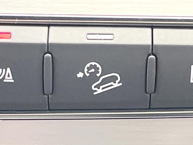 Ｑ７ ５５ＴＦＳＩクワトロ　７シーターパッケージ　マトリクスＬＥＤヘッドランプ　バーチャルコックピット　全周囲カメラ　アダプティブクルーズ　黒革シート　前席中列シートヒーター　電動リアゲート　アドバンスドキー　純正ナビ　地デジ（49枚目）