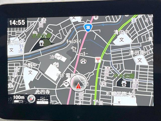 ●純正ナビ：一体感のあるナビは、高級感ある車内を演出してくれます。Ｂｌｕｅｔｏｏｔｈ再生などオーディオ機能も充実しておりますので、運転もより楽しめます♪