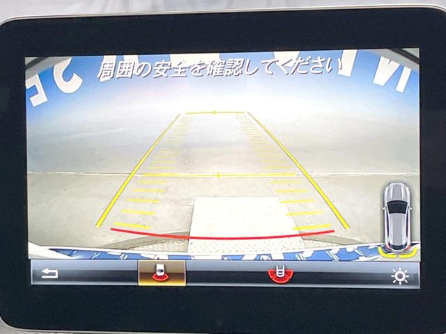 ●ガイドライン付きバックカメラ：不安な駐車もこれで安心！ガイドライン付きなので狭い箇所での駐車もラクラクです！