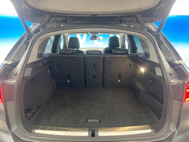 Ｘ１ ｘＤｒｉｖｅ　１８ｄ　ｘライン　純正ナビ　バックカメラ　１８インチ５本Ｙ字スポークアルミホイール　クロストラック革コンビシート　パーキングアシスト　禁煙車　シートヒーター　ＢＬＵＥＴＯＯＴＨ　スマートキー　クリアランスソナー　ＥＴＣ（13枚目）