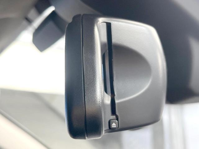 Ｘ１ ｘＤｒｉｖｅ　１８ｄ　ｘライン　純正ナビ　バックカメラ　１８インチ５本Ｙ字スポークアルミホイール　クロストラック革コンビシート　パーキングアシスト　禁煙車　シートヒーター　ＢＬＵＥＴＯＯＴＨ　スマートキー　クリアランスソナー　ＥＴＣ（42枚目）