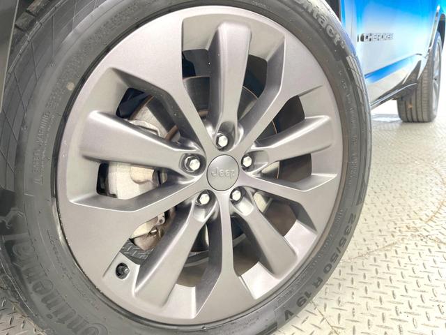 ジープ・チェロキー S-モデル 100台限定特別仕様車 黒革シート ベンチレーション シートヒーター Uコネクト純正ナビ アダプティブクルーズコントロール バックカメラ LEDヘッドライト 純正19インチアルミホイール パドルシフト(14枚目)