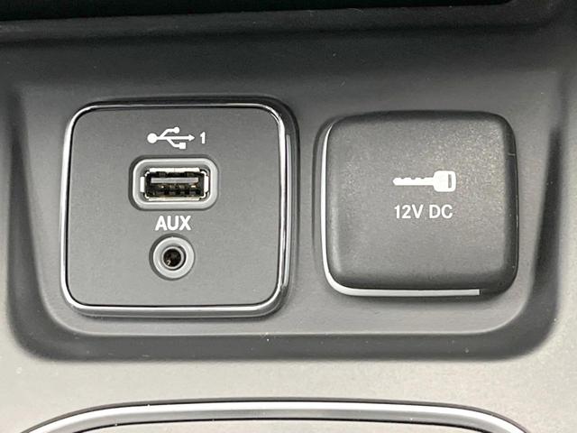 ジープ・チェロキー S-モデル 100台限定特別仕様車 黒革シート ベンチレーション シートヒーター Uコネクト純正ナビ アダプティブクルーズコントロール バックカメラ LEDヘッドライト 純正19インチアルミホイール パドルシフト(32枚目)