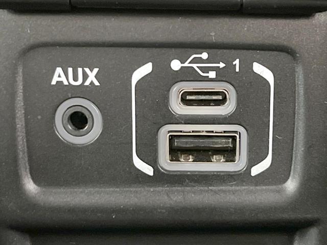 ジープ・ラングラーアンリミテッド サハラ　ローンチエディション　特別仕様車　クルーズコントロール　ステアリングヒーター　シートヒーター　ＪＥＥＰロゴ入り黒革シート　Ｕコネクト純正ナビ　バックカメラ　ＬＥＤヘッドライト　フルセグ　純正１８インチアルミホイール（34枚目）