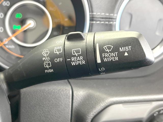 ジープ・ラングラーアンリミテッド サハラ　ローンチエディション　特別仕様車　クルーズコントロール　ステアリングヒーター　シートヒーター　ＪＥＥＰロゴ入り黒革シート　Ｕコネクト純正ナビ　バックカメラ　ＬＥＤヘッドライト　フルセグ　純正１８インチアルミホイール（39枚目）