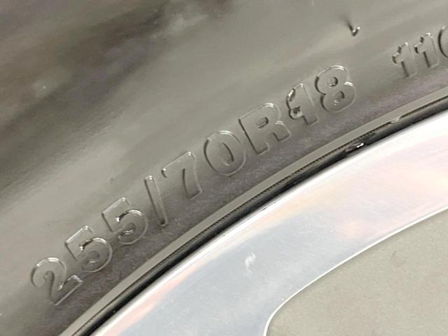 ジープ・ラングラーアンリミテッド サハラ　ローンチエディション　特別仕様車　クルーズコントロール　ステアリングヒーター　シートヒーター　ＪＥＥＰロゴ入り黒革シート　Ｕコネクト純正ナビ　バックカメラ　ＬＥＤヘッドライト　フルセグ　純正１８インチアルミホイール（43枚目）