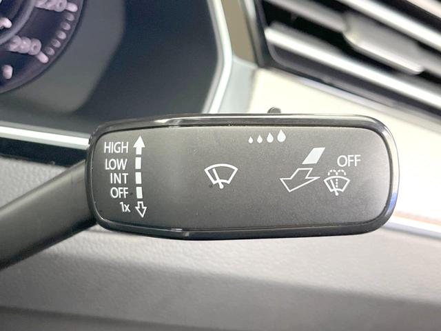 アルテオン Rライン 4モーションアドバンス アダプティプクルーズコントロール アクティブインフォディスプレイ 全周囲カメラ 黒革シート パワーシート 全席シートヒーター カープレイ 電動リアゲート 純正ナビ 地デジTV Bluetooth(43枚目)