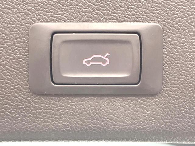 Ａ４アバント ２．０ＴＦＳＩクワトロ　アーバンスタイルエディション　特別仕様車　純正ナビ／ＴＶ　バックカメラ　シートヒーター　パワーシート　電動リアゲート　純正１７インチアルミホイール　ルーフレール　ターボ　ＥＴＣ　禁煙車　クリアランスソナー　デュアルオートエアコン（6枚目）