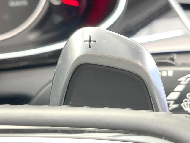 Ａ４アバント ２．０ＴＦＳＩクワトロ　アーバンスタイルエディション　特別仕様車　純正ナビ／ＴＶ　バックカメラ　シートヒーター　パワーシート　電動リアゲート　純正１７インチアルミホイール　ルーフレール　ターボ　ＥＴＣ　禁煙車　クリアランスソナー　デュアルオートエアコン（8枚目）