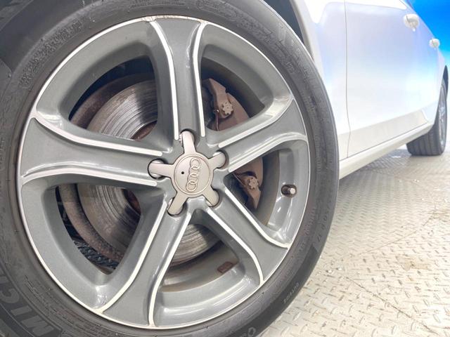 Ａ４アバント ２．０ＴＦＳＩクワトロ　アーバンスタイルエディション　特別仕様車　純正ナビ／ＴＶ　バックカメラ　シートヒーター　パワーシート　電動リアゲート　純正１７インチアルミホイール　ルーフレール　ターボ　ＥＴＣ　禁煙車　クリアランスソナー　デュアルオートエアコン（14枚目）