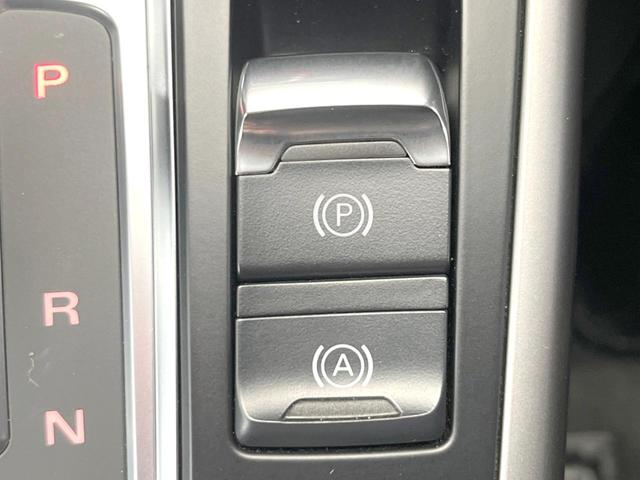 Ａ４アバント ２．０ＴＦＳＩクワトロ　アーバンスタイルエディション　特別仕様車　純正ナビ／ＴＶ　バックカメラ　シートヒーター　パワーシート　電動リアゲート　純正１７インチアルミホイール　ルーフレール　ターボ　ＥＴＣ　禁煙車　クリアランスソナー　デュアルオートエアコン（26枚目）