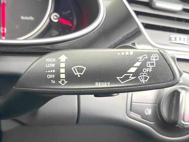 Ａ４アバント ２．０ＴＦＳＩクワトロ　アーバンスタイルエディション　特別仕様車　純正ナビ／ＴＶ　バックカメラ　シートヒーター　パワーシート　電動リアゲート　純正１７インチアルミホイール　ルーフレール　ターボ　ＥＴＣ　禁煙車　クリアランスソナー　デュアルオートエアコン（33枚目）