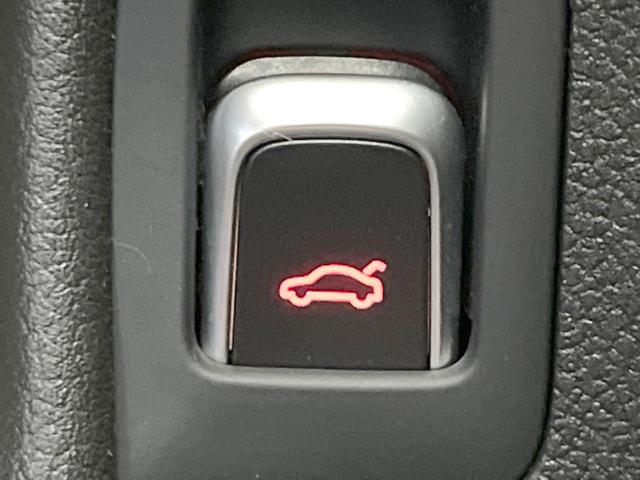 Ａ４アバント ２．０ＴＦＳＩクワトロ　アーバンスタイルエディション　特別仕様車　純正ナビ／ＴＶ　バックカメラ　シートヒーター　パワーシート　電動リアゲート　純正１７インチアルミホイール　ルーフレール　ターボ　ＥＴＣ　禁煙車　クリアランスソナー　デュアルオートエアコン（36枚目）