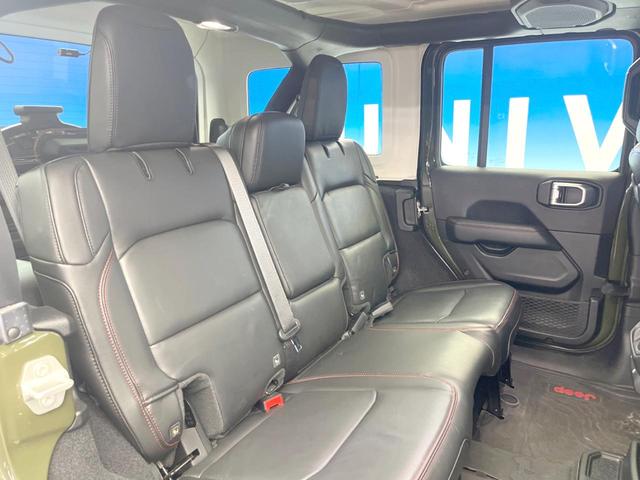 ジープ・ラングラーアンリミテッド ルビコンリミテEDウィズサンライダフリTフォーハドT 250台限定特別仕様車 黒革シート 前席シートヒーター アダプティブクルーズコントロール LEDヘッドライト 純正ナビ バックカメラ ALPINEスピーカー ダウンヒルアシスト(10枚目)