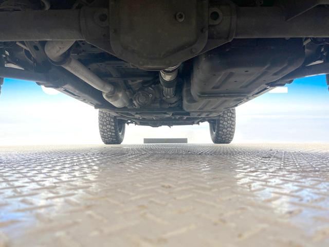 ジープ・ラングラーアンリミテッド ルビコンリミテEDウィズサンライダフリTフォーハドT 250台限定特別仕様車 黒革シート 前席シートヒーター アダプティブクルーズコントロール LEDヘッドライト 純正ナビ バックカメラ ALPINEスピーカー ダウンヒルアシスト(21枚目)