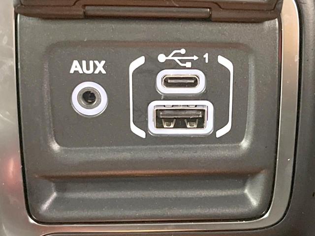 ジープ・ラングラーアンリミテッド ルビコンリミテEDウィズサンライダフリTフォーハドT 250台限定特別仕様車 黒革シート 前席シートヒーター アダプティブクルーズコントロール LEDヘッドライト 純正ナビ バックカメラ ALPINEスピーカー ダウンヒルアシスト(28枚目)