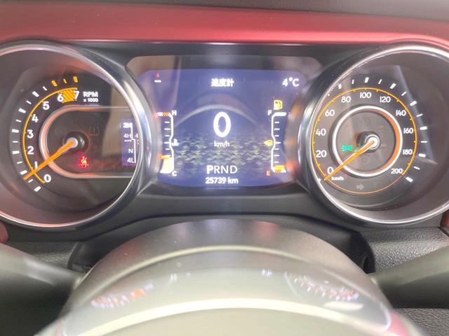 ジープ・ラングラーアンリミテッド ルビコンリミテEDウィズサンライダフリTフォーハドT 250台限定特別仕様車 黒革シート 前席シートヒーター アダプティブクルーズコントロール LEDヘッドライト 純正ナビ バックカメラ ALPINEスピーカー ダウンヒルアシスト(34枚目)