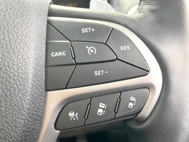 ジープ・グランドチェロキー サミット パノラミックサンルーフ Harman/Kardon 黒革シート シートベンチレーション アダプティブクルーズコントロール エアサスペンション 電動リアゲート 純正ナビ Bluetooth バックカメラ(5枚目)