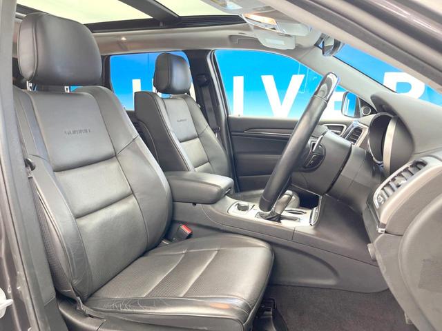 ジープ・グランドチェロキー サミット パノラミックサンルーフ Harman/Kardon 黒革シート シートベンチレーション アダプティブクルーズコントロール エアサスペンション 電動リアゲート 純正ナビ Bluetooth バックカメラ(9枚目)