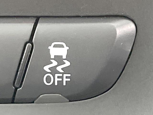 ジープ・グランドチェロキー サミット パノラミックサンルーフ Harman/Kardon 黒革シート シートベンチレーション アダプティブクルーズコントロール エアサスペンション 電動リアゲート 純正ナビ Bluetooth バックカメラ(38枚目)