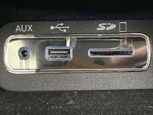 ジープ・グランドチェロキー サミット パノラミックサンルーフ Harman/Kardon 黒革シート シートベンチレーション アダプティブクルーズコントロール エアサスペンション 電動リアゲート 純正ナビ Bluetooth バックカメラ(54枚目)