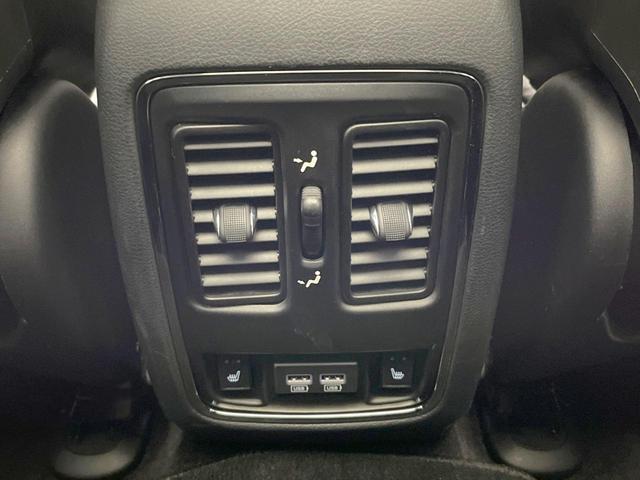 ジープ・グランドチェロキー サミット パノラミックサンルーフ Harman/Kardon 黒革シート シートベンチレーション アダプティブクルーズコントロール エアサスペンション 電動リアゲート 純正ナビ Bluetooth バックカメラ(57枚目)