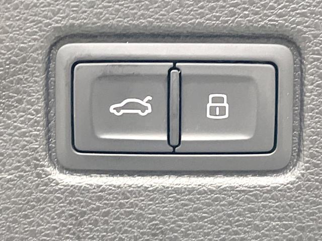 Ｑ７ ２．０ＴＦＳＩクワトロ　Ｓラインパッケージ　７シーターパッケージ　マトリクスＬＥＤヘッドランプ　バーチャルコックピット　黒革シート　シートヒーター　アダプティブクルーズコントロール　純正ＭＭＩナビ　全周囲カメラ　４ゾーンＡＣ　メモリパワーシート（7枚目）