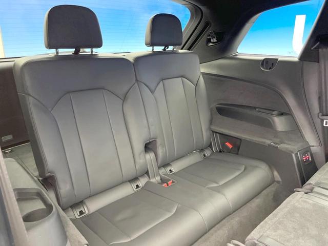 Ｑ７ ２．０ＴＦＳＩクワトロ　Ｓラインパッケージ　７シーターパッケージ　マトリクスＬＥＤヘッドランプ　バーチャルコックピット　黒革シート　シートヒーター　アダプティブクルーズコントロール　純正ＭＭＩナビ　全周囲カメラ　４ゾーンＡＣ　メモリパワーシート（10枚目）