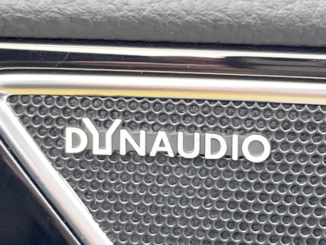 アルテオン ＴＳＩ　４モーション　Ｒラインアドバンス　ラグジュアリーパッケージ　パノラマスライディングルーフ　ＤＹＮＡＵＤＩＯサウンド　ＤｉｓｃｏｖｅｒＰｒｏナビ　黒革シート　シートヒーター　バックカメラ　電動リアゲート　アダプティブクルーズコントロール（4枚目）