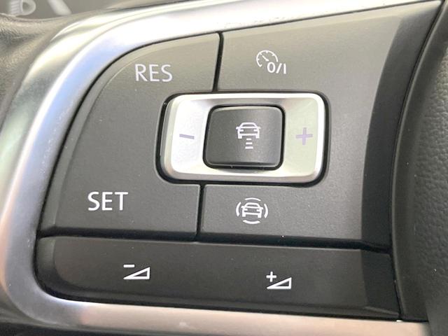 アルテオン ＴＳＩ　４モーション　Ｒラインアドバンス　ラグジュアリーパッケージ　パノラマスライディングルーフ　ＤＹＮＡＵＤＩＯサウンド　ＤｉｓｃｏｖｅｒＰｒｏナビ　黒革シート　シートヒーター　バックカメラ　電動リアゲート　アダプティブクルーズコントロール（6枚目）