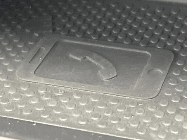 アルテオン ＴＳＩ　４モーション　Ｒラインアドバンス　ラグジュアリーパッケージ　パノラマスライディングルーフ　ＤＹＮＡＵＤＩＯサウンド　ＤｉｓｃｏｖｅｒＰｒｏナビ　黒革シート　シートヒーター　バックカメラ　電動リアゲート　アダプティブクルーズコントロール（33枚目）