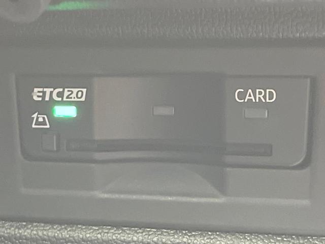 アルテオン ＴＳＩ　４モーション　Ｒラインアドバンス　ラグジュアリーパッケージ　パノラマスライディングルーフ　ＤＹＮＡＵＤＩＯサウンド　ＤｉｓｃｏｖｅｒＰｒｏナビ　黒革シート　シートヒーター　バックカメラ　電動リアゲート　アダプティブクルーズコントロール（41枚目）