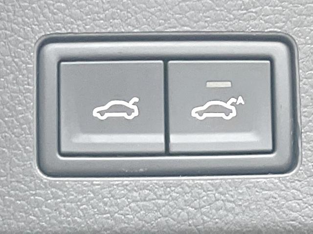 アルテオン ＴＳＩ　４モーション　Ｒラインアドバンス　ラグジュアリーパッケージ　パノラマスライディングルーフ　ＤＹＮＡＵＤＩＯサウンド　ＤｉｓｃｏｖｅｒＰｒｏナビ　黒革シート　シートヒーター　バックカメラ　電動リアゲート　アダプティブクルーズコントロール（57枚目）