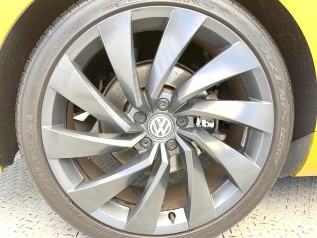 アルテオン ＴＳＩ　４モーション　Ｒラインアドバンス　ラグジュアリーパッケージ　パノラマスライディングルーフ　ＤＹＮＡＵＤＩＯサウンド　ＤｉｓｃｏｖｅｒＰｒｏナビ　黒革シート　シートヒーター　バックカメラ　電動リアゲート　アダプティブクルーズコントロール（60枚目）