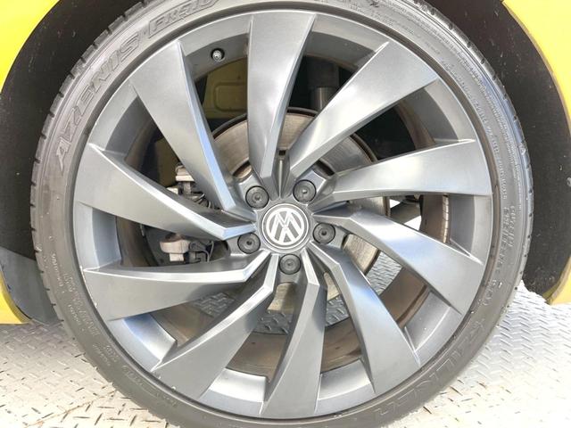 アルテオン ＴＳＩ　４モーション　Ｒラインアドバンス　ラグジュアリーパッケージ　パノラマスライディングルーフ　ＤＹＮＡＵＤＩＯサウンド　ＤｉｓｃｏｖｅｒＰｒｏナビ　黒革シート　シートヒーター　バックカメラ　電動リアゲート　アダプティブクルーズコントロール（61枚目）