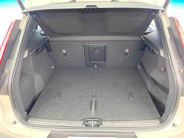 ＸＣ４０ Ｔ４　ＡＷＤ　インスクリプション　コンビニエンスＰＫＧ　純正ナビ　全周囲カメラ　茶革シート　全席シートヒーター　パワーシート　レーダークルーズコントロール　パワーバックドア　純正１９インチアルミ　ｈａｒｍａｎ／ｋａｒｄｏｎ　禁煙車（14枚目）