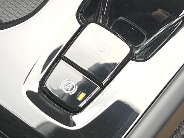 ＸＣ４０ Ｔ４　ＡＷＤ　インスクリプション　コンビニエンスＰＫＧ　純正ナビ　全周囲カメラ　茶革シート　全席シートヒーター　パワーシート　レーダークルーズコントロール　パワーバックドア　純正１９インチアルミ　ｈａｒｍａｎ／ｋａｒｄｏｎ　禁煙車（30枚目）