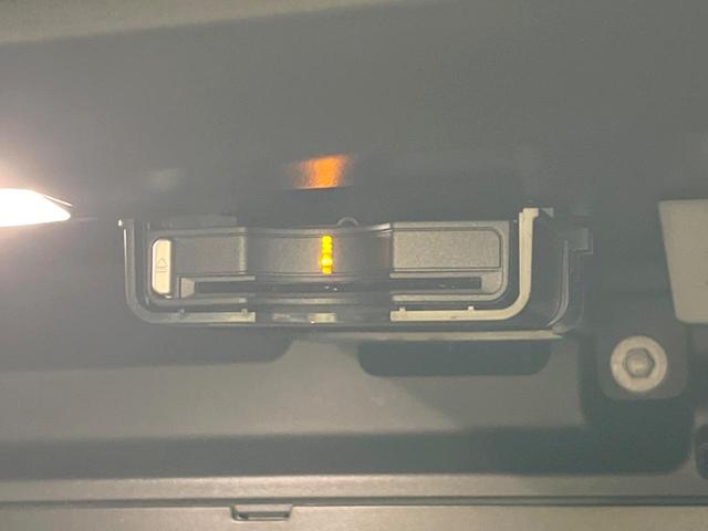 ＸＣ４０ Ｔ４　ＡＷＤ　インスクリプション　コンビニエンスＰＫＧ　純正ナビ　全周囲カメラ　茶革シート　全席シートヒーター　パワーシート　レーダークルーズコントロール　パワーバックドア　純正１９インチアルミ　ｈａｒｍａｎ／ｋａｒｄｏｎ　禁煙車（31枚目）