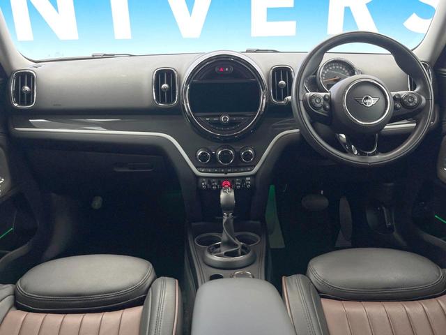 ＭＩＮＩ クーパーＳＤ　クロスオーバー　オール４　ペッパーＰＫＧ　純正ナビ　レーダークルーズ　衝突軽減システム　バックカメラ　電動リア　シートヒーター　純正１８インチアルミ　禁煙車　ｂｌｕｅｔｏｏｔｈ　ＬＥＤヘッドライト　電動格納ミラー（2枚目）