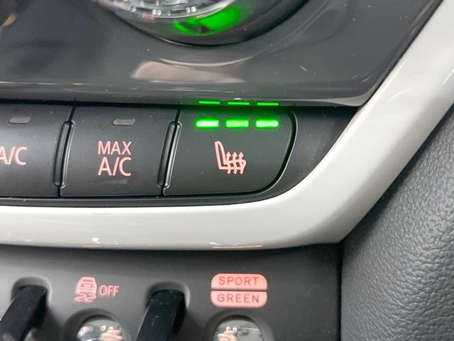 ＭＩＮＩ クーパーＳＤ　クロスオーバー　オール４　ペッパーＰＫＧ　純正ナビ　レーダークルーズ　衝突軽減システム　バックカメラ　電動リア　シートヒーター　純正１８インチアルミ　禁煙車　ｂｌｕｅｔｏｏｔｈ　ＬＥＤヘッドライト　電動格納ミラー（7枚目）