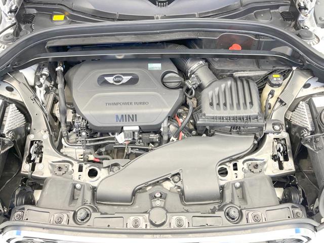 ＭＩＮＩ クーパーＳＤ　クロスオーバー　オール４　ペッパーＰＫＧ　純正ナビ　レーダークルーズ　衝突軽減システム　バックカメラ　電動リア　シートヒーター　純正１８インチアルミ　禁煙車　ｂｌｕｅｔｏｏｔｈ　ＬＥＤヘッドライト　電動格納ミラー（23枚目）