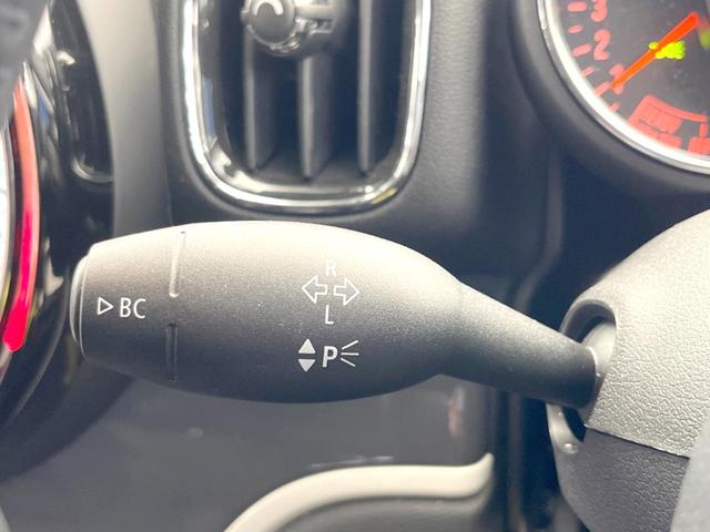 ＭＩＮＩ クーパーＳＤ　クロスオーバー　オール４　ペッパーＰＫＧ　純正ナビ　レーダークルーズ　衝突軽減システム　バックカメラ　電動リア　シートヒーター　純正１８インチアルミ　禁煙車　ｂｌｕｅｔｏｏｔｈ　ＬＥＤヘッドライト　電動格納ミラー（30枚目）