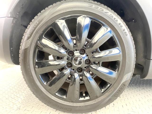 ＭＩＮＩ クーパーＳＤ　クロスオーバー　オール４　ペッパーＰＫＧ　純正ナビ　レーダークルーズ　衝突軽減システム　バックカメラ　電動リア　シートヒーター　純正１８インチアルミ　禁煙車　ｂｌｕｅｔｏｏｔｈ　ＬＥＤヘッドライト　電動格納ミラー（40枚目）