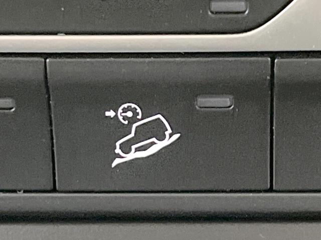 ジープ・ラングラーアンリミテッド スポーツ 純正ナビ アダプティブクルーズコントロール バックカメラ サイドカメラフロントカメラ 純正17インチアルミ 衝突軽減システム ETC bluetooth 盗難防止システム クリアランスソナー 禁煙車(7枚目)