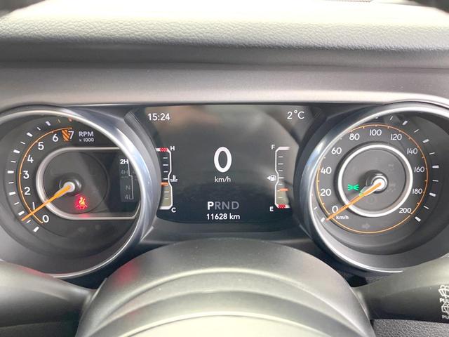 ジープ・ラングラーアンリミテッド スポーツ 純正ナビ アダプティブクルーズコントロール バックカメラ サイドカメラフロントカメラ 純正17インチアルミ 衝突軽減システム ETC bluetooth 盗難防止システム クリアランスソナー 禁煙車(27枚目)