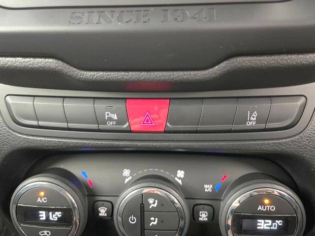 ジープ・レネゲード トレイルホーク クルーズコントロール バックカメラ TRAILHAWKロゴ入シート HIDヘッドライト 純正17インチアルミホイール セレクテレインシステム レーンキープアシスト Bluetooth接続 ETC車載器(37枚目)