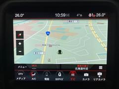 ●ＪＥＥＰ純正ナビ：一体感のあるナビは、高級感ある車内を演出してくれます。オーディオ機能も充実しておりますので、運転もより楽しめます♪ 3