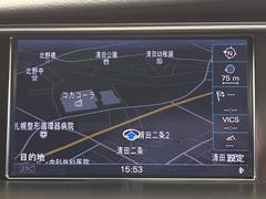 ●純正ナビ：一体感のあるナビは、高級感ある車内を演出してくれます。オーディオ機能も充実しておりますので、運転もより楽しめます♪ 3