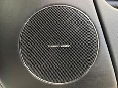 ●ｈａｒｍａｎ／ｋａｒｄｏｎサウンドシステム：オーディオ専門メーカーが手掛けるプレミアムスピーカーを装備。多数のスピーカーから、音の粒立ちまで分かる高品質な音楽をお楽しみいただけます。 5